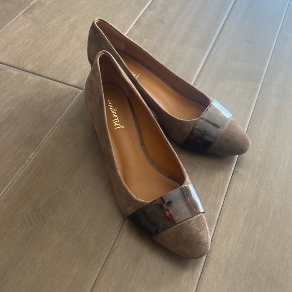 Brown suede block heel with tortoise shell detail